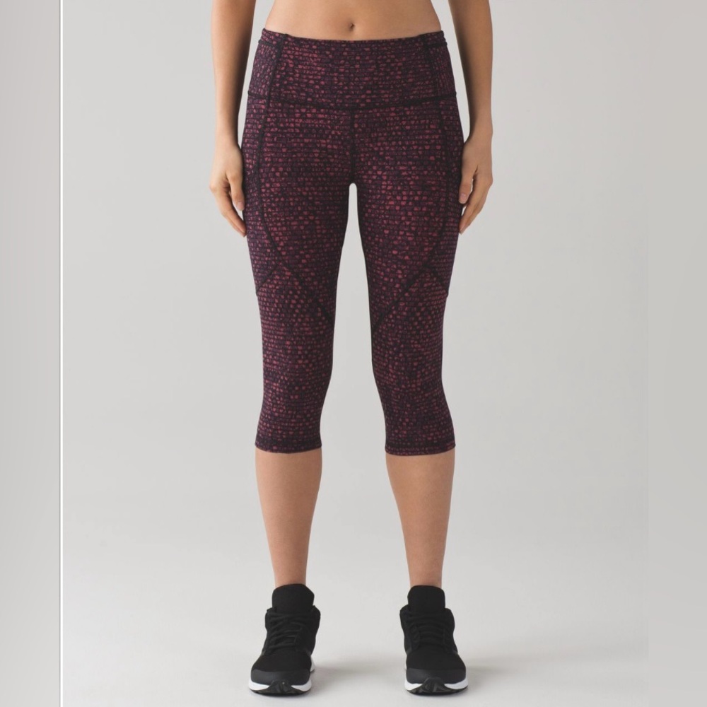 Lululemon Outrun Crop Leggings, Shatter Weave Dust Coral Plum, Size 6